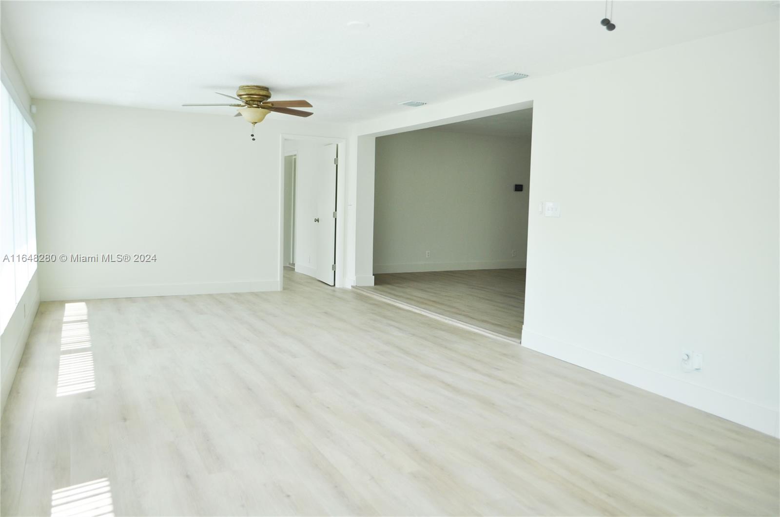 CORAL KEY VILLAS 3RD SEC - Residential