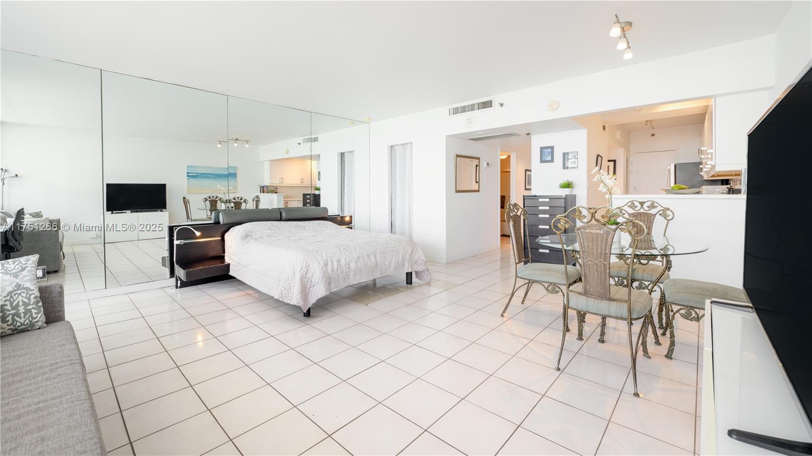 Rental Property at 100 Lincoln Rd 1136, Miami Beach, Miami-Dade County, Florida - Bathrooms: 1  - $4,000 MO.