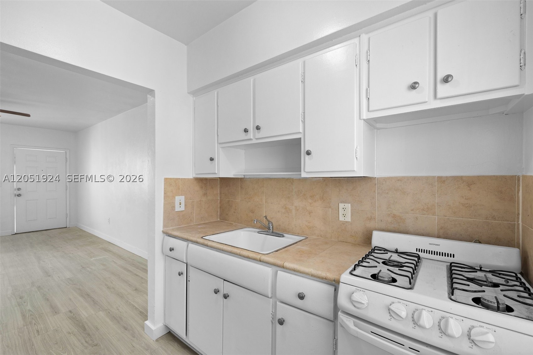 7721 Dickens Ave 6