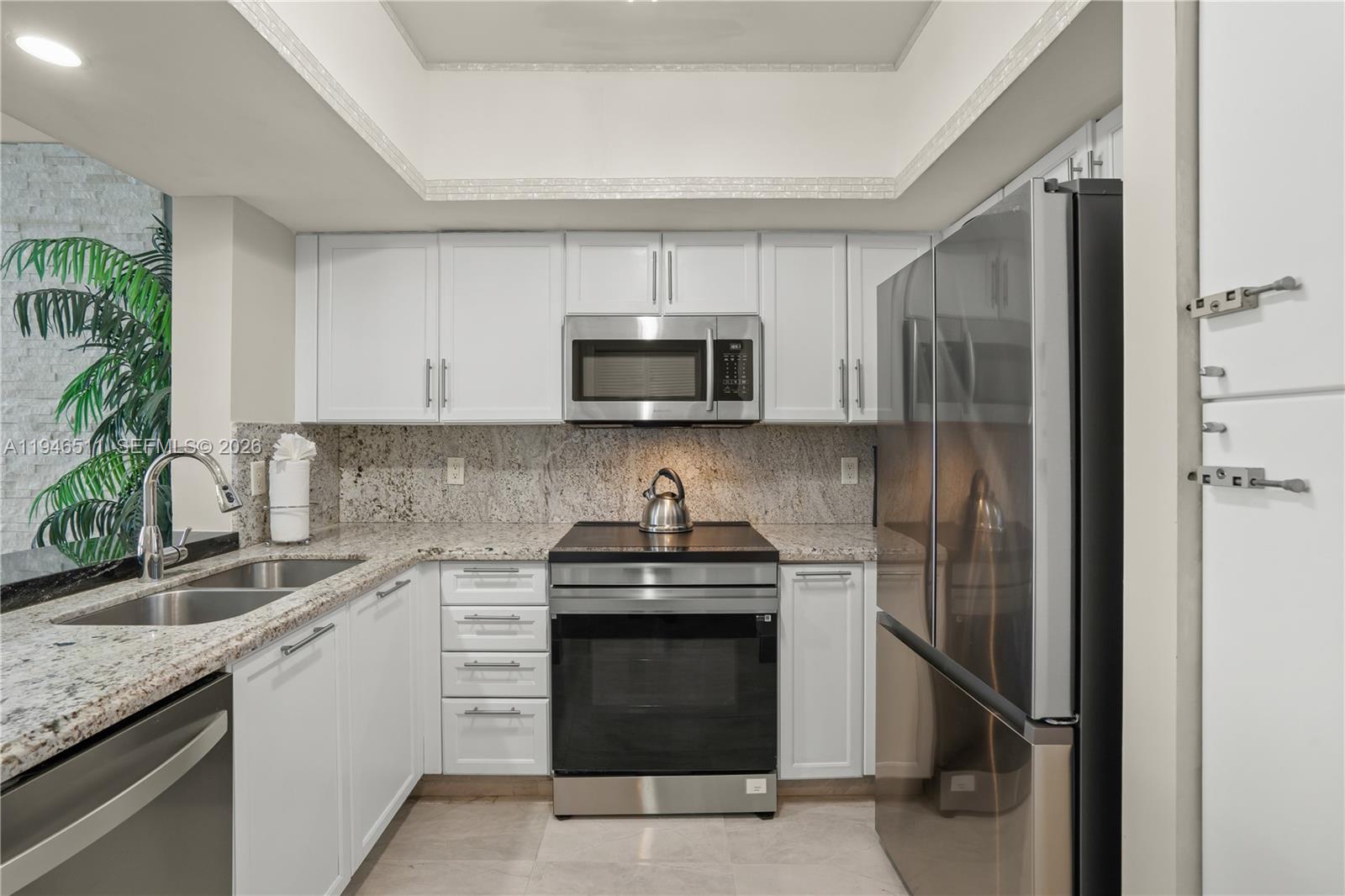 17375 Collins Ave 2101