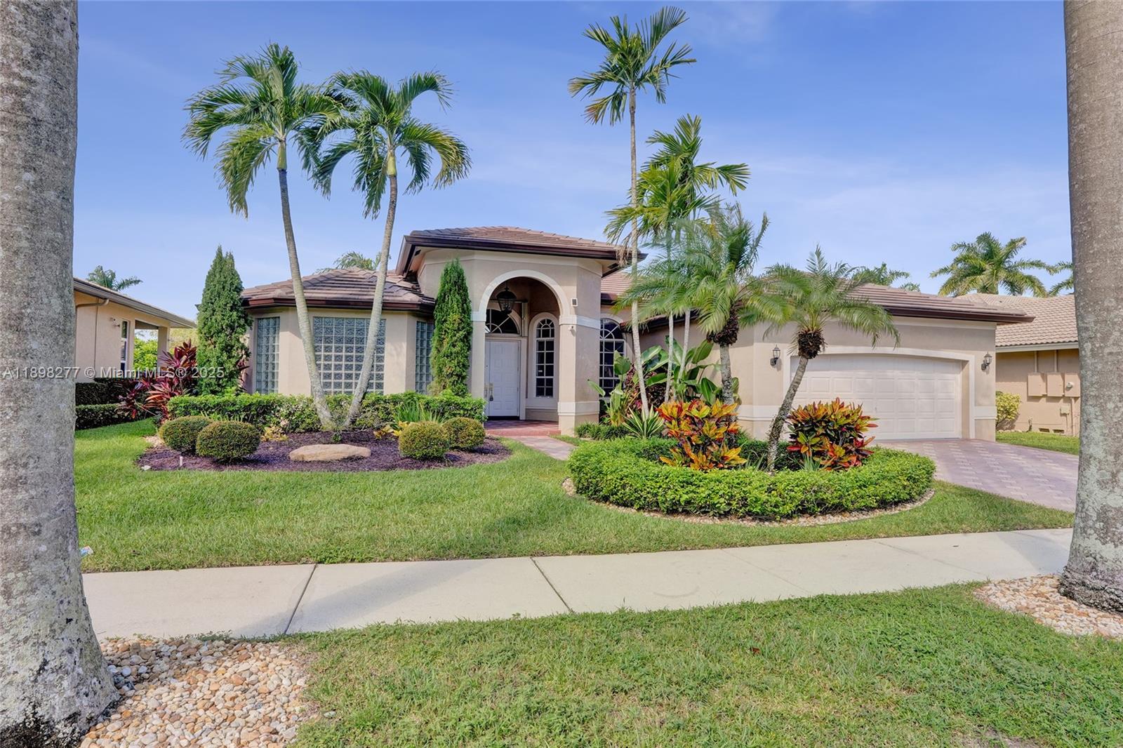 2553 Jardin Mnr