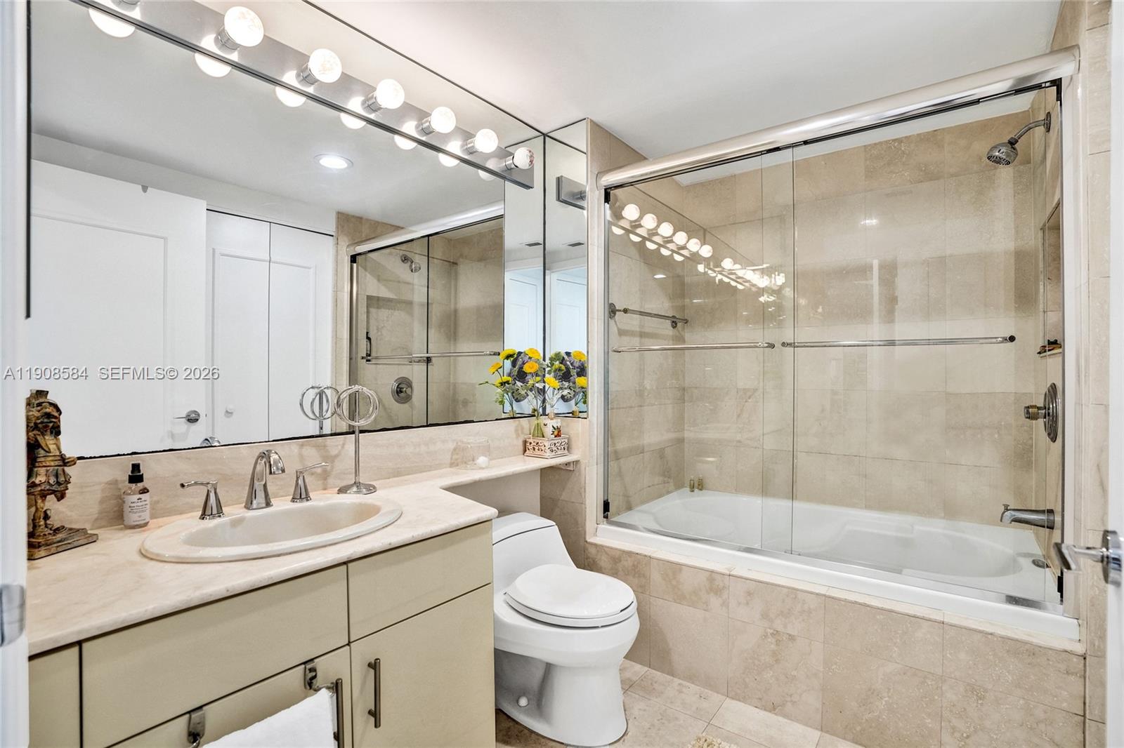 2000 ISL BLVD WILLIAMS IS - Residential