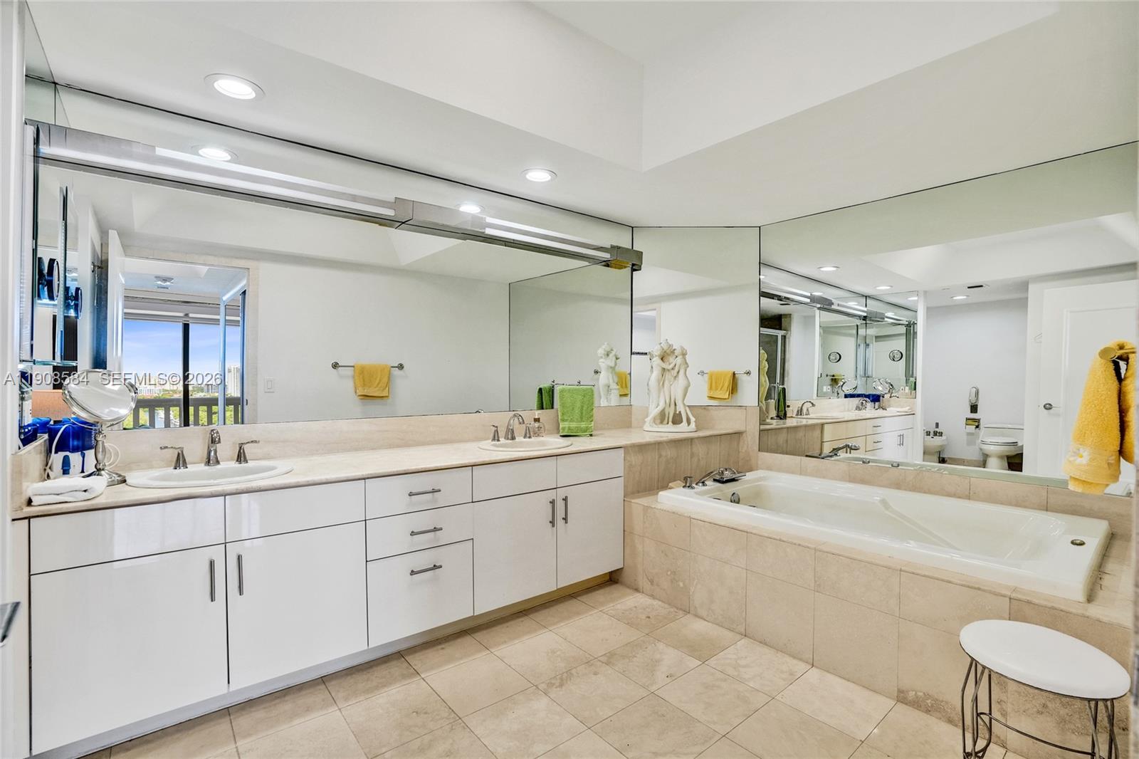 2000 ISL BLVD WILLIAMS IS - Residential