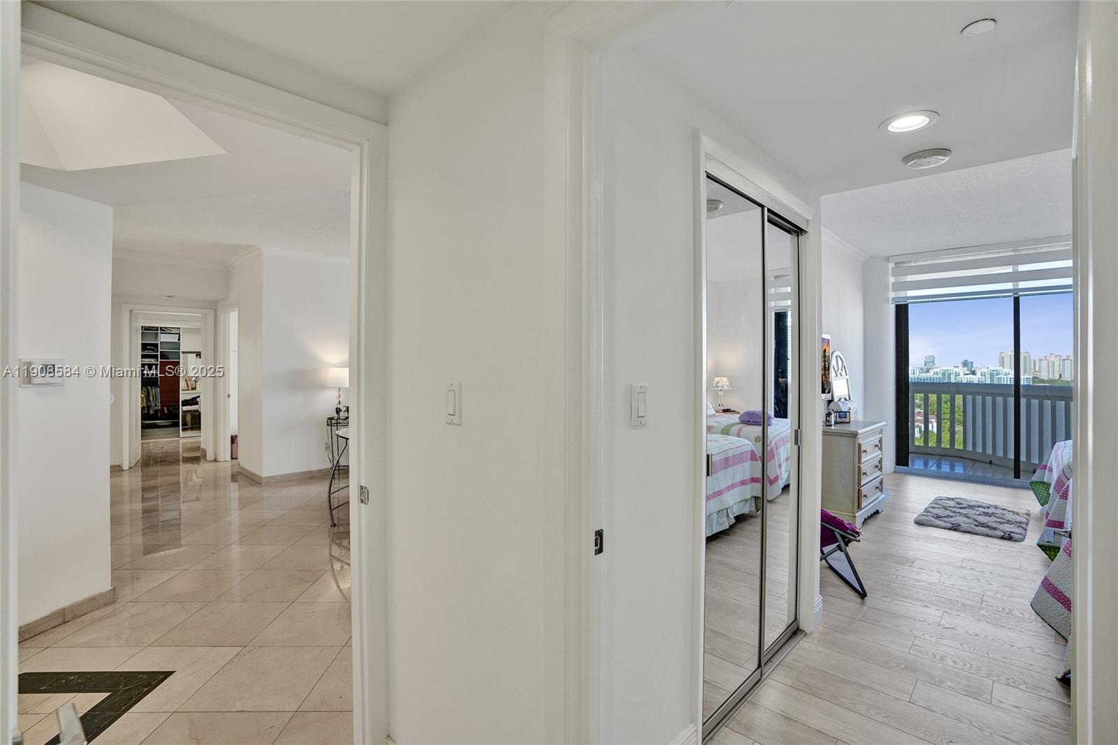 2000 ISL BLVD WILLIAMS IS - Residential