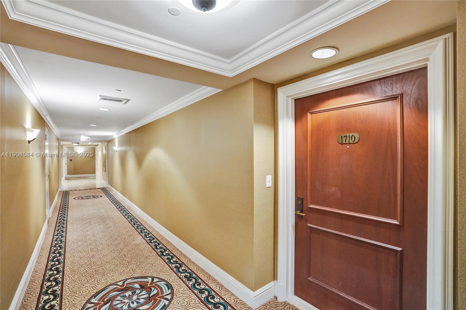 2000 ISL BLVD WILLIAMS IS - Residential