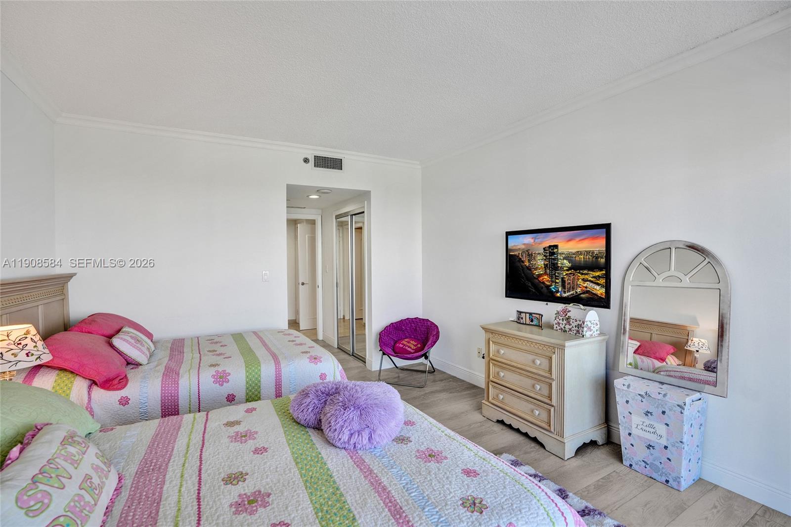 2000 ISL BLVD WILLIAMS IS - Residential