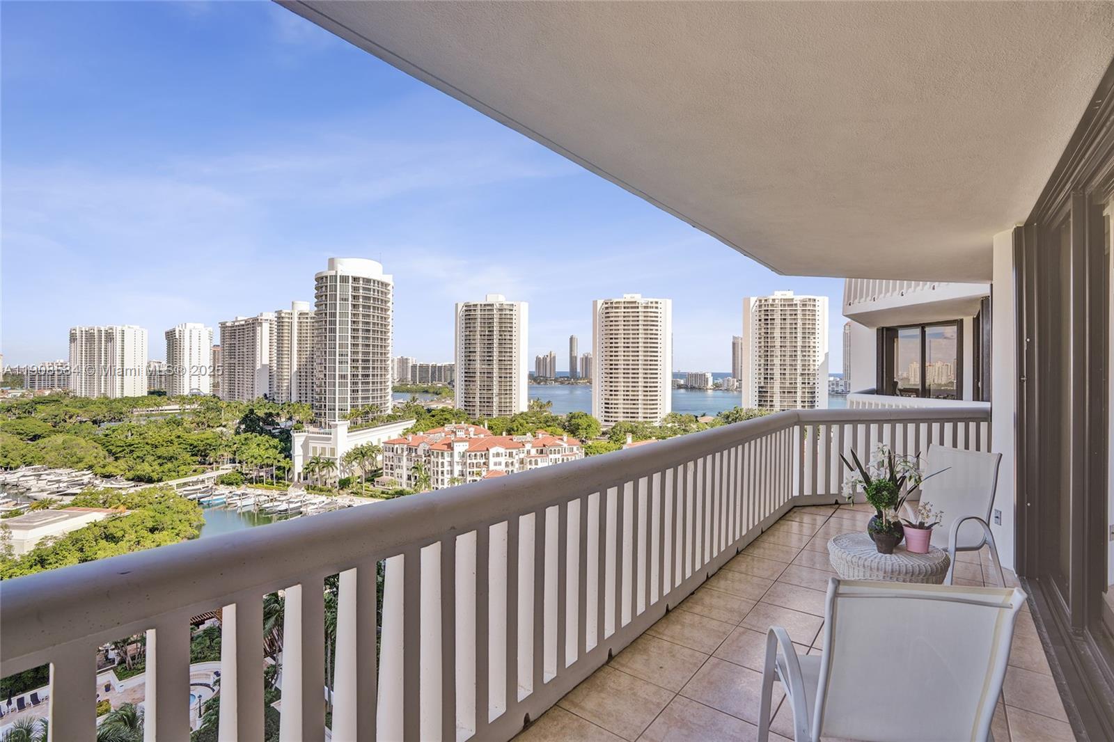 2000 ISL BLVD WILLIAMS IS - Residential