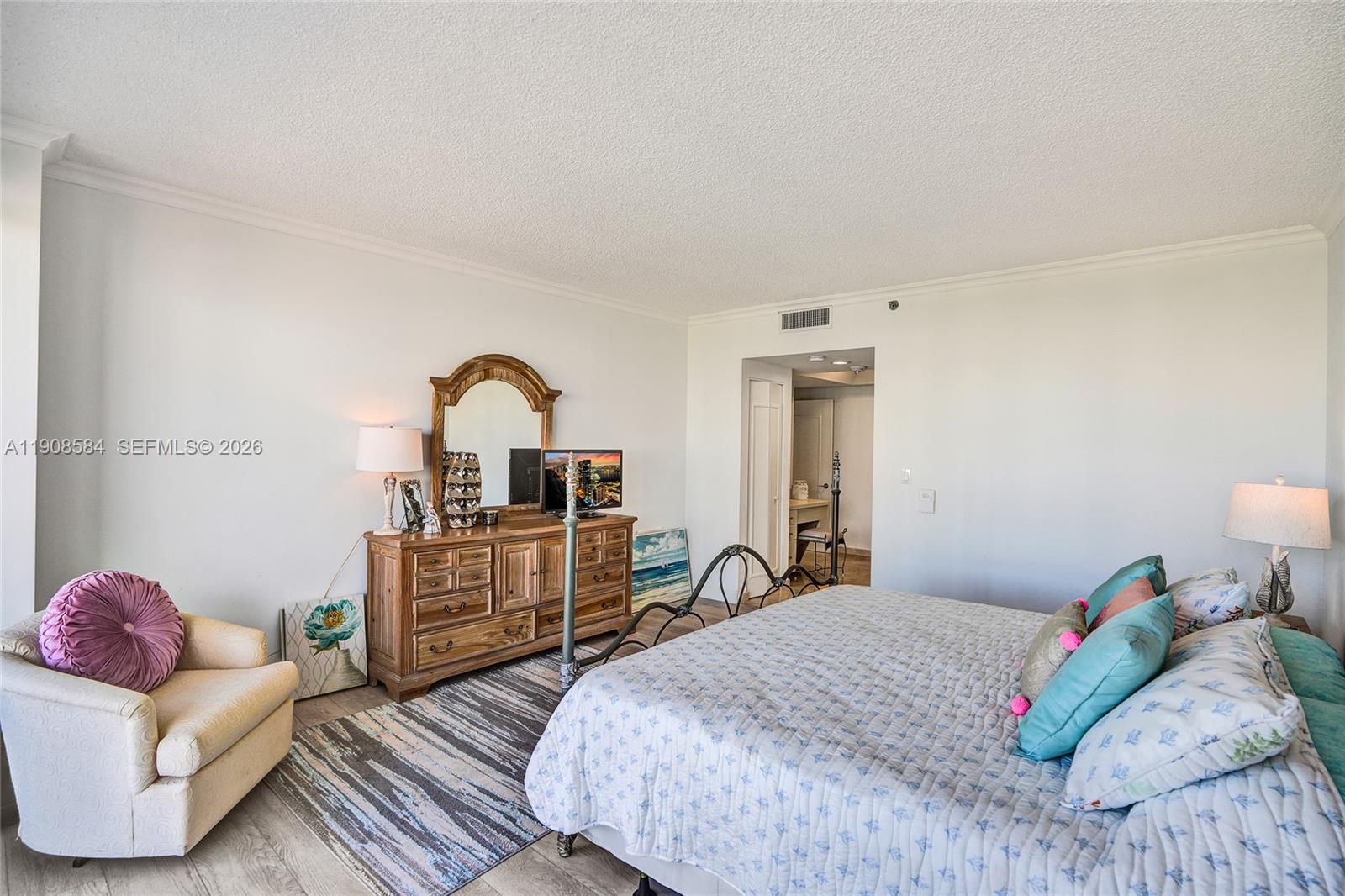 2000 ISL BLVD WILLIAMS IS - Residential