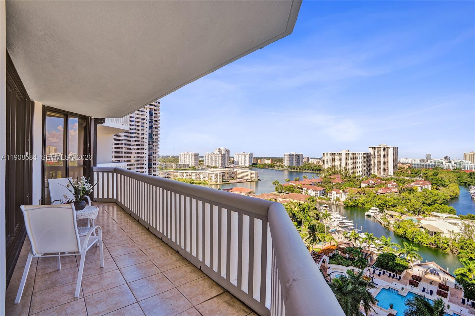 2000 ISL BLVD WILLIAMS IS - Residential