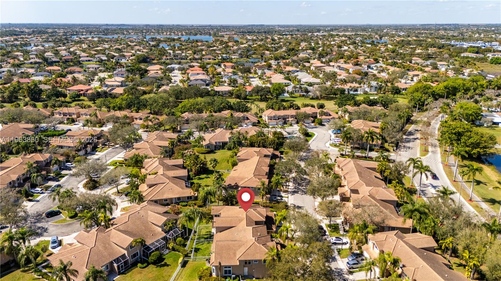 HOLLYWOOD LAKES COUNTRY C - Residential