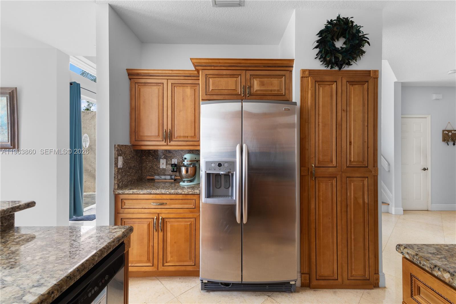 HOLLYWOOD LAKES COUNTRY C - Residential