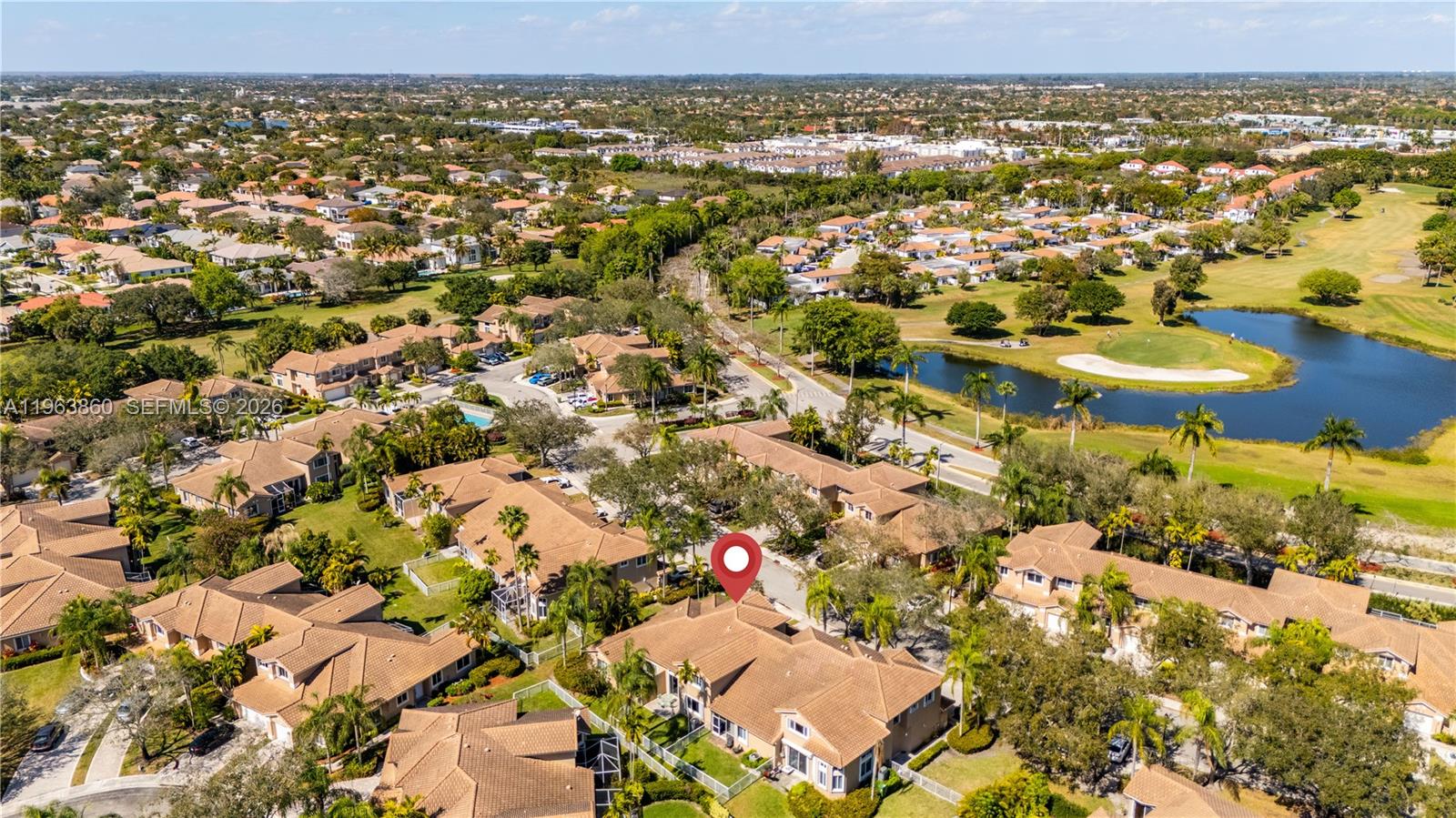 HOLLYWOOD LAKES COUNTRY C - Residential