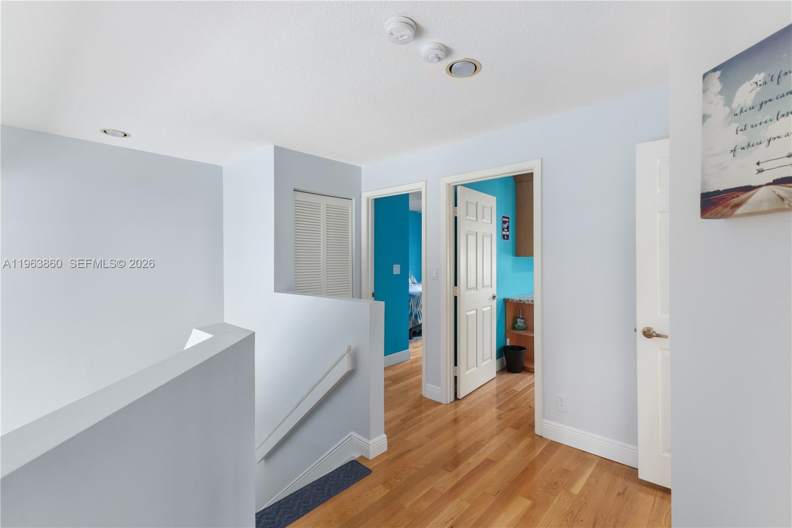 HOLLYWOOD LAKES COUNTRY C - Residential