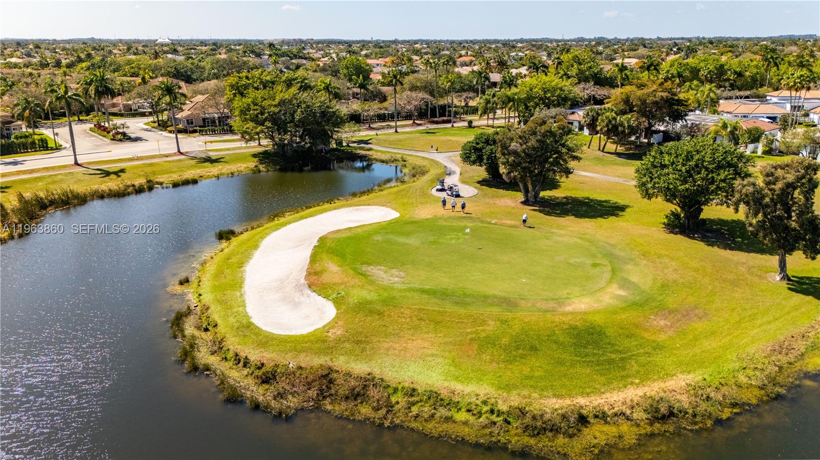 HOLLYWOOD LAKES COUNTRY C - Residential