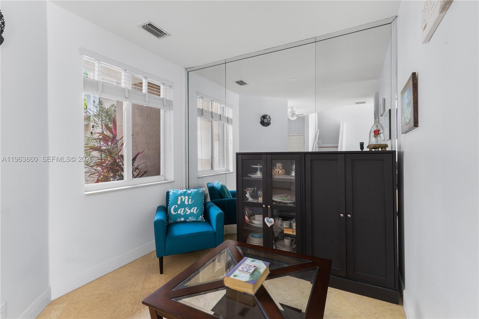 HOLLYWOOD LAKES COUNTRY C - Residential