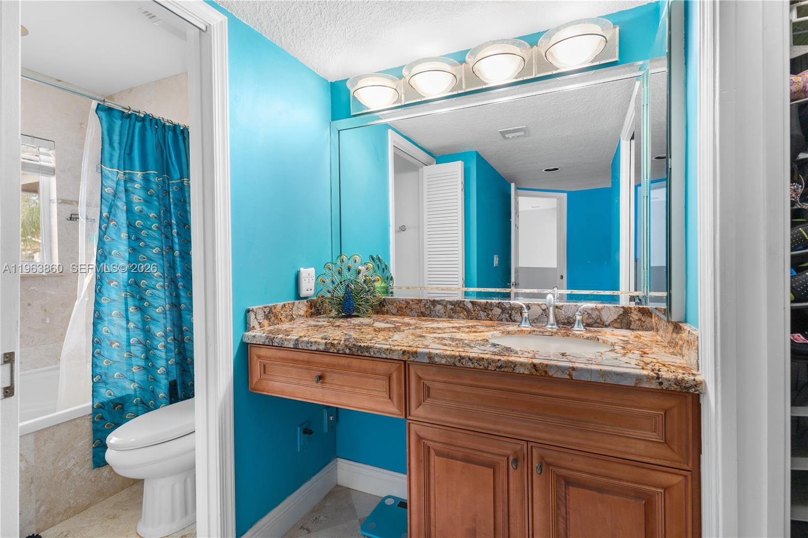 HOLLYWOOD LAKES COUNTRY C - Residential