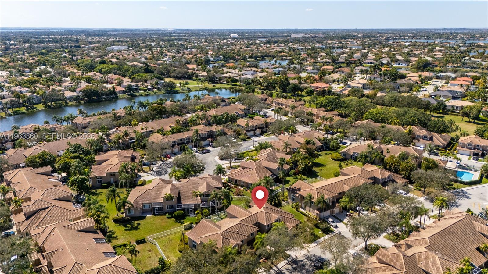 HOLLYWOOD LAKES COUNTRY C - Residential