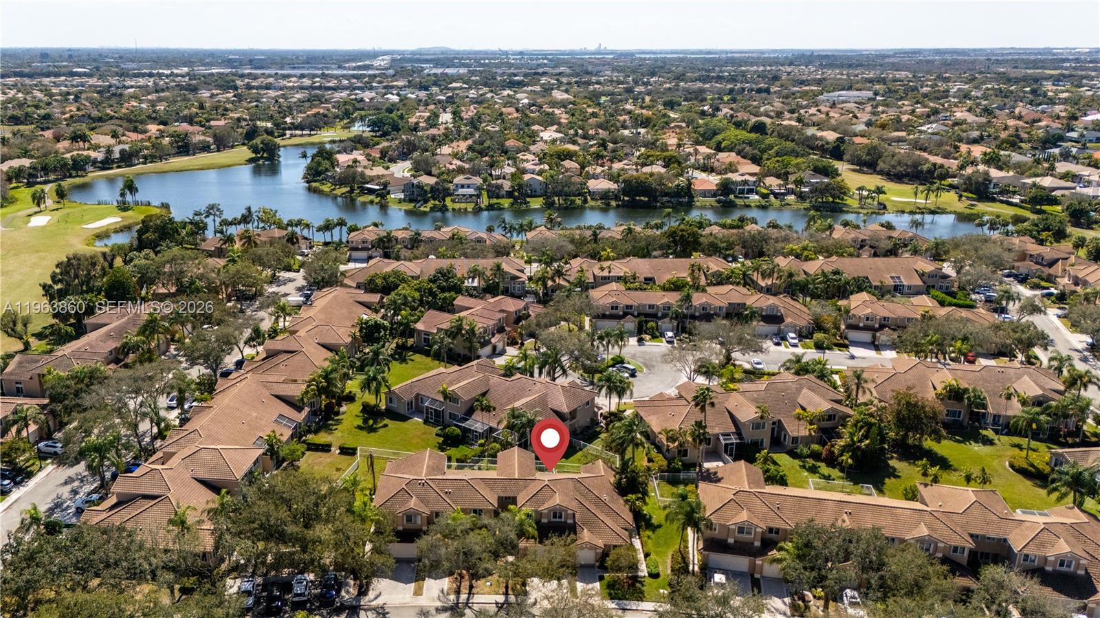 HOLLYWOOD LAKES COUNTRY C - Residential
