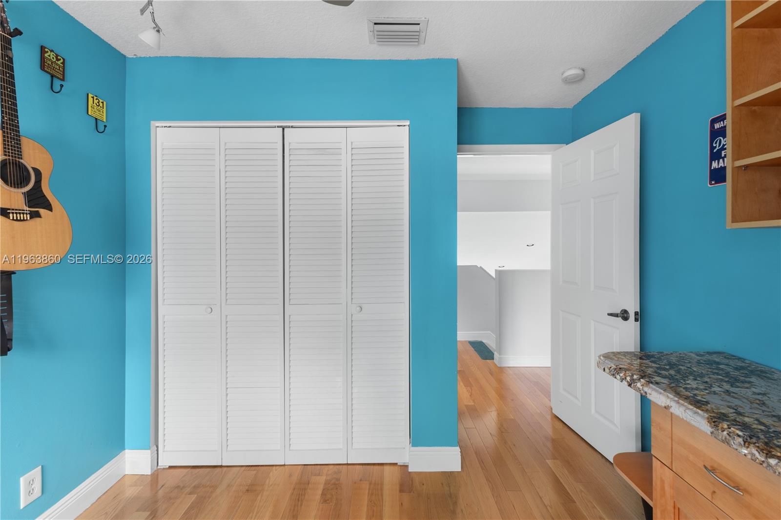 HOLLYWOOD LAKES COUNTRY C - Residential