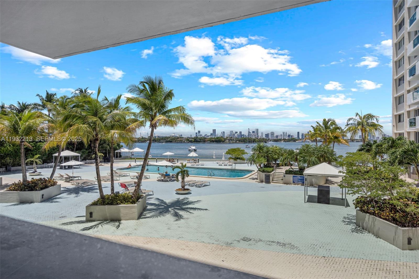 1200 West Ave OFFICE CU-6/218