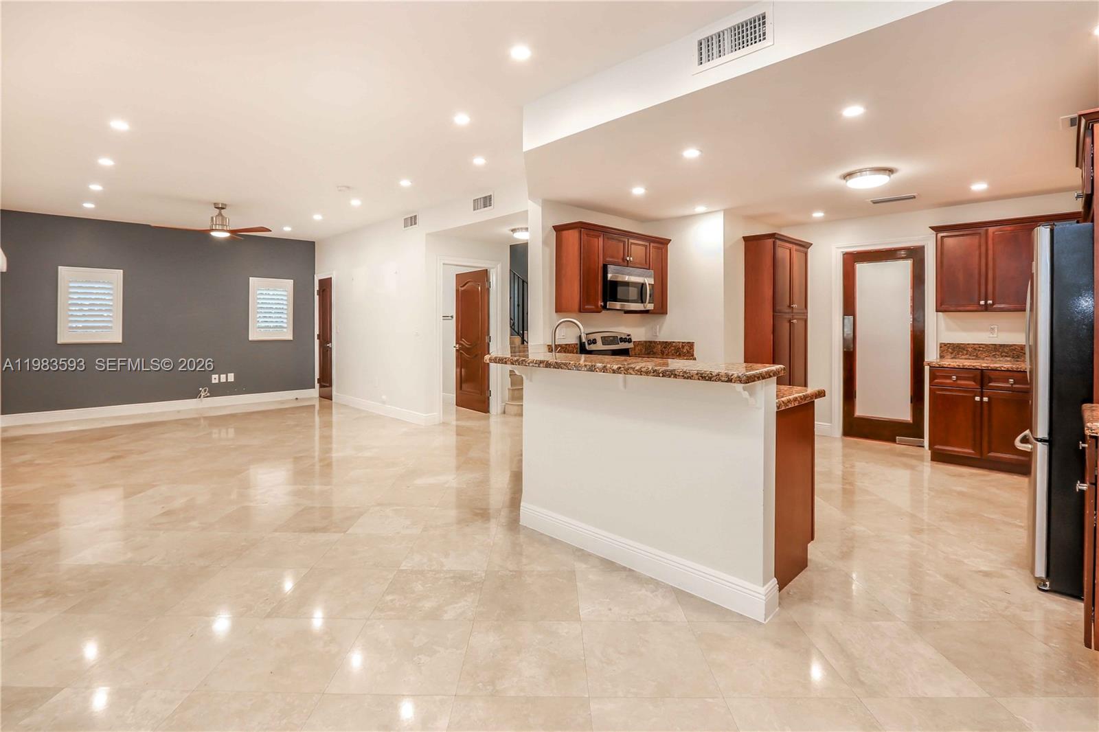 SILVER PALM PLANTATION - Residential Lease