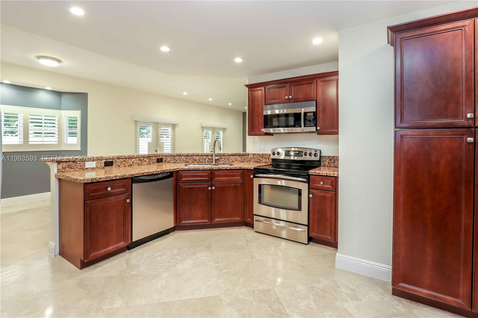 SILVER PALM PLANTATION - Residential Lease