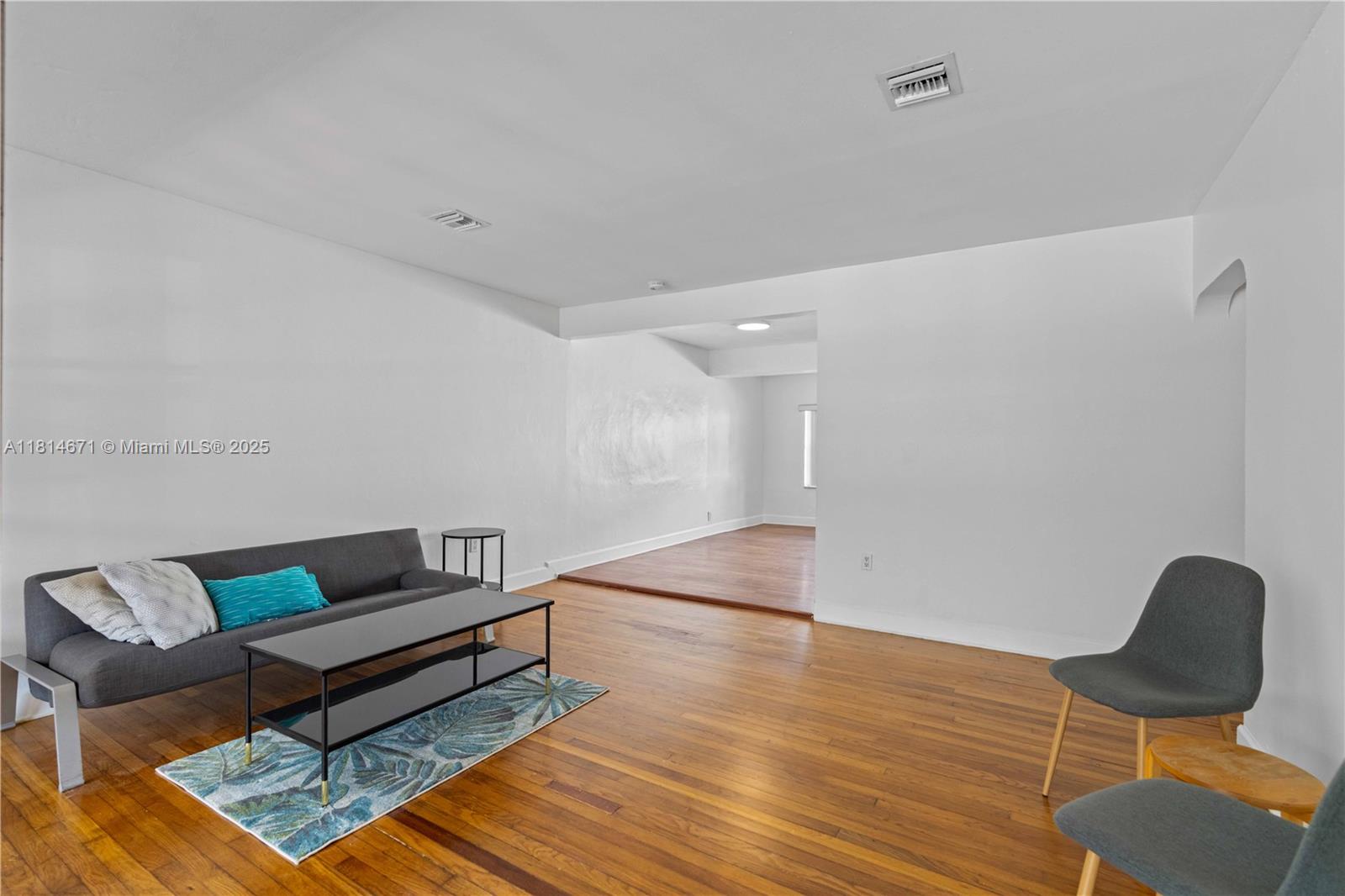 1105 NE 119th St