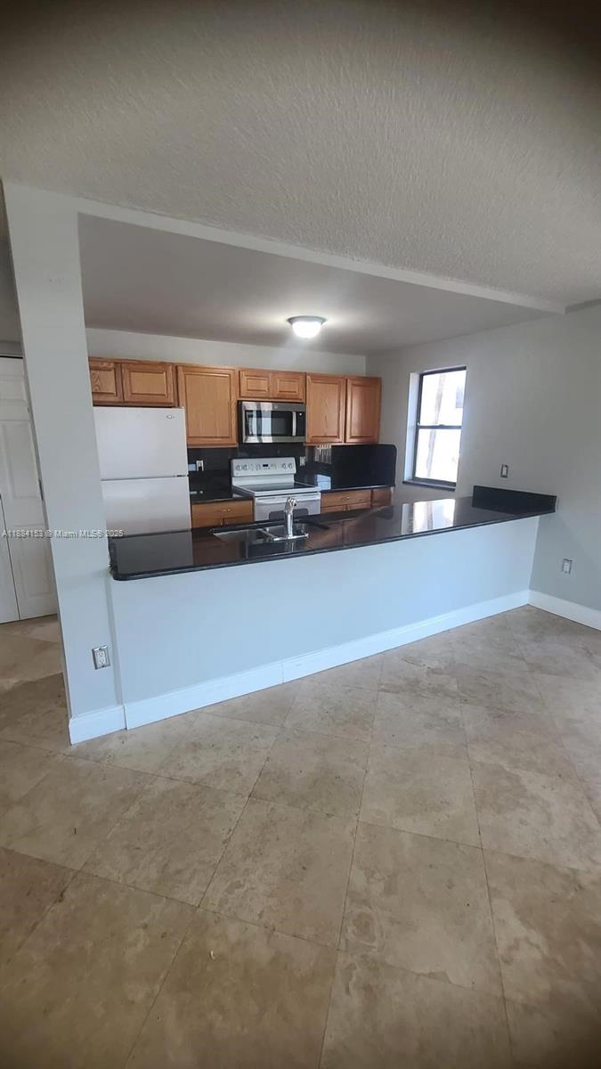 PARKWAY GROVE CONDO PART - Residential