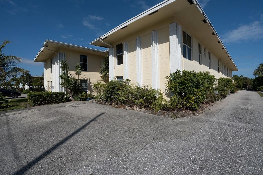 REGENCY MANOR CONDO - Residential