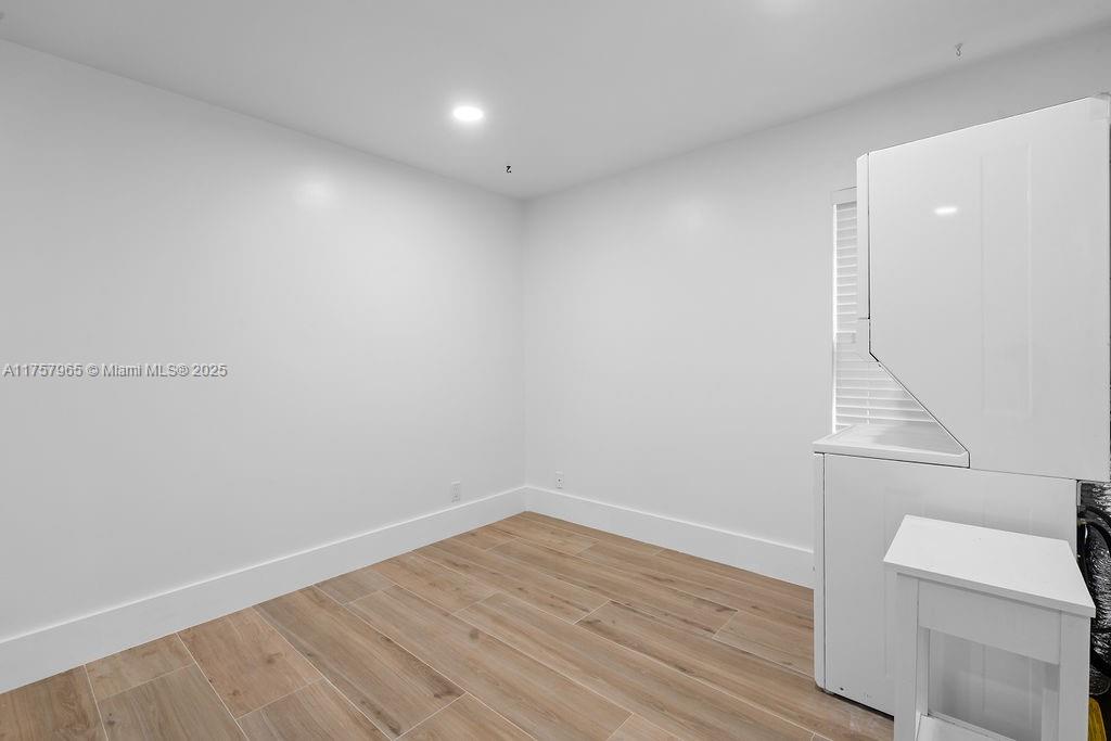 REGENCY MANOR CONDO - Residential