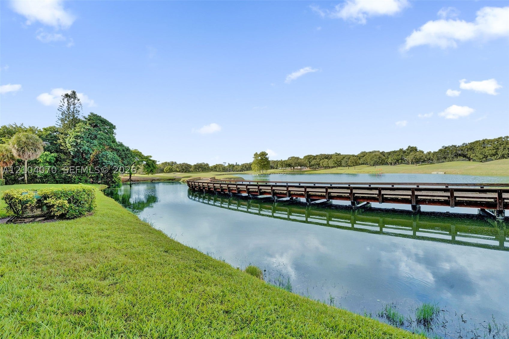 3001 W Rolling Hills Cir 702