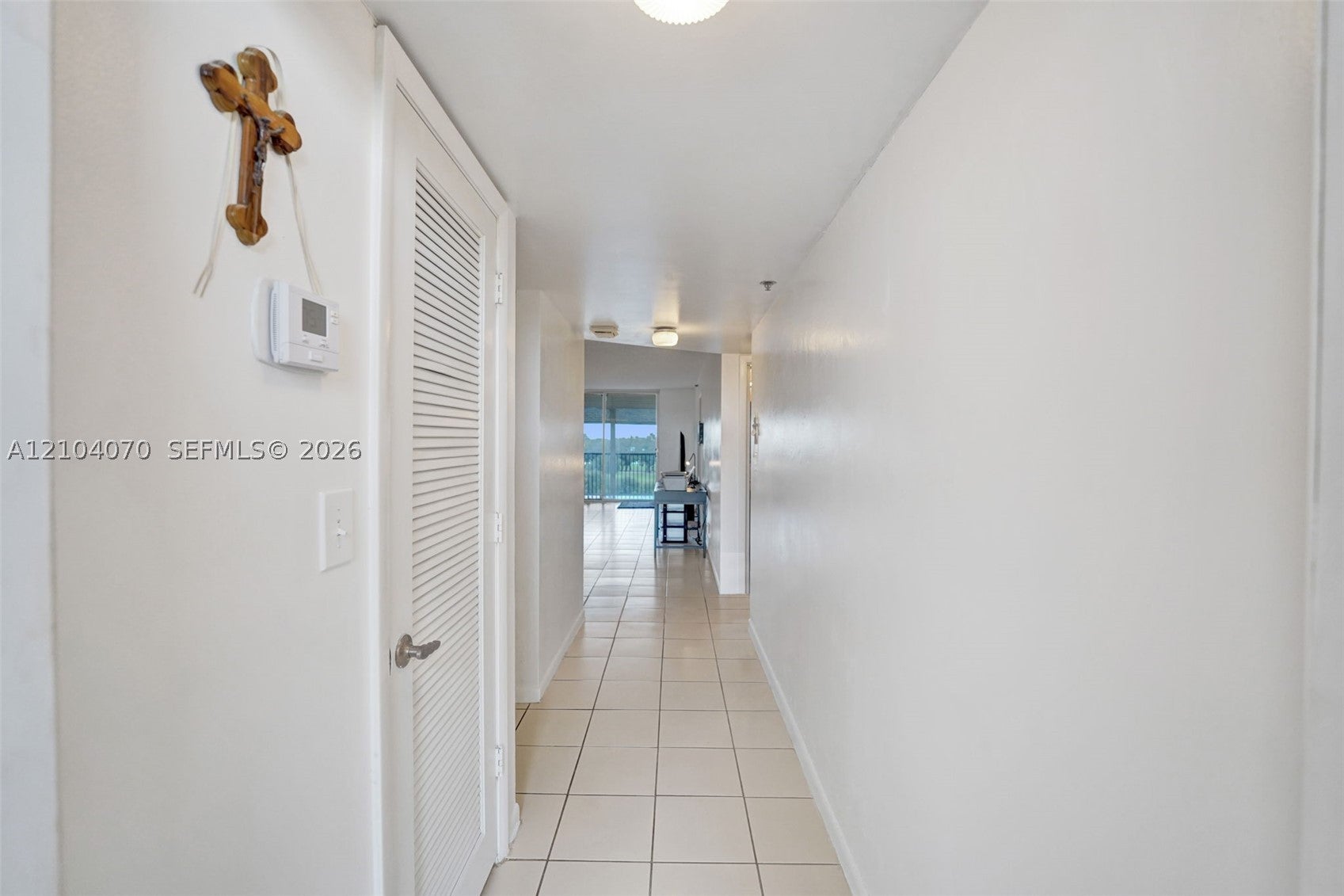 3001 W Rolling Hills Cir 702