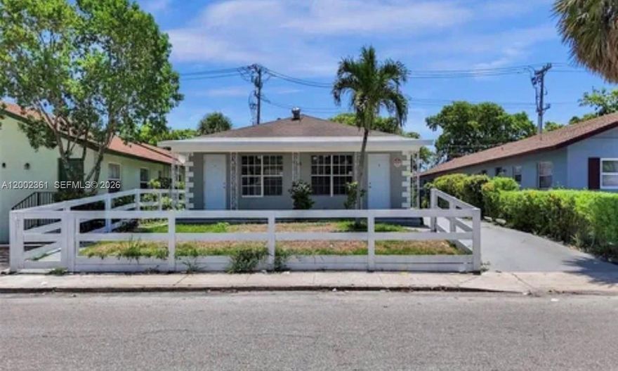 Triplex opportunity in Lake Worth featuring three separate units, currently tenant-occupied, providing immediate rental income.  Ideal for investors looking for a value-add property with potential to improve and increase returns over time. Conveniently located near major roadways, shopping, and local amenities.

Do not disturb tenants. Showings by appointment only. Video available upon request.
Current rents: 2/2 ($2150.00)  2/1 ($1900.00) 1/1 ($1700)