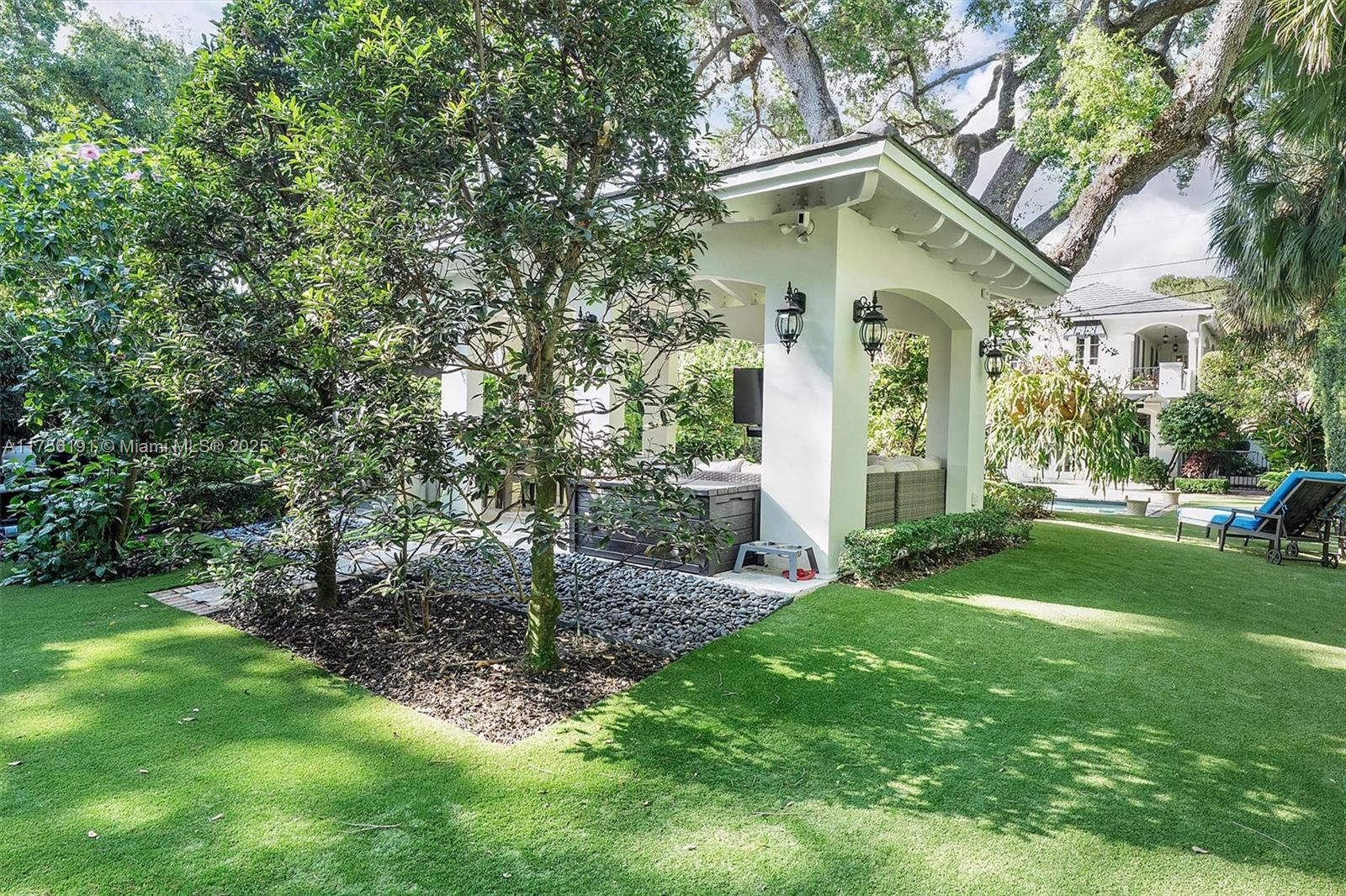 CORAL GABLES RIVIERA SEC - Residential