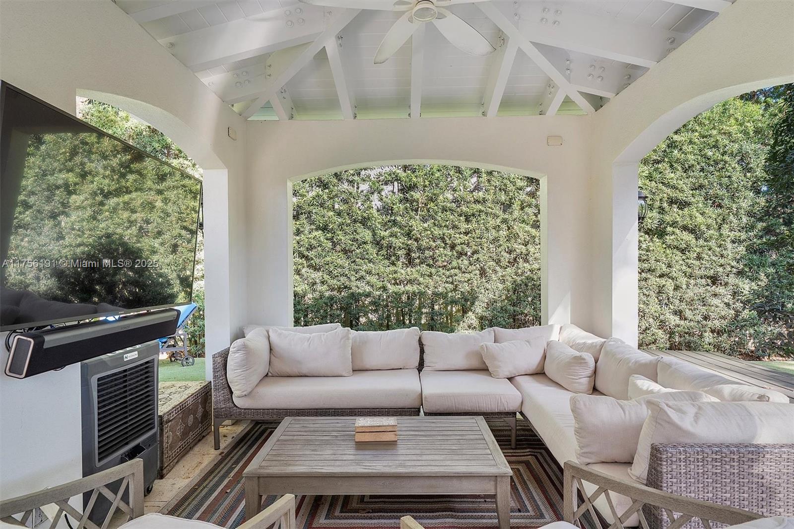 CORAL GABLES RIVIERA SEC - Residential