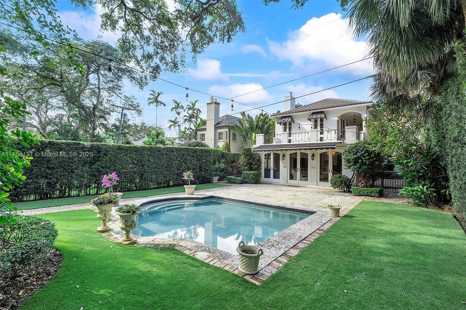 CORAL GABLES RIVIERA SEC - Residential