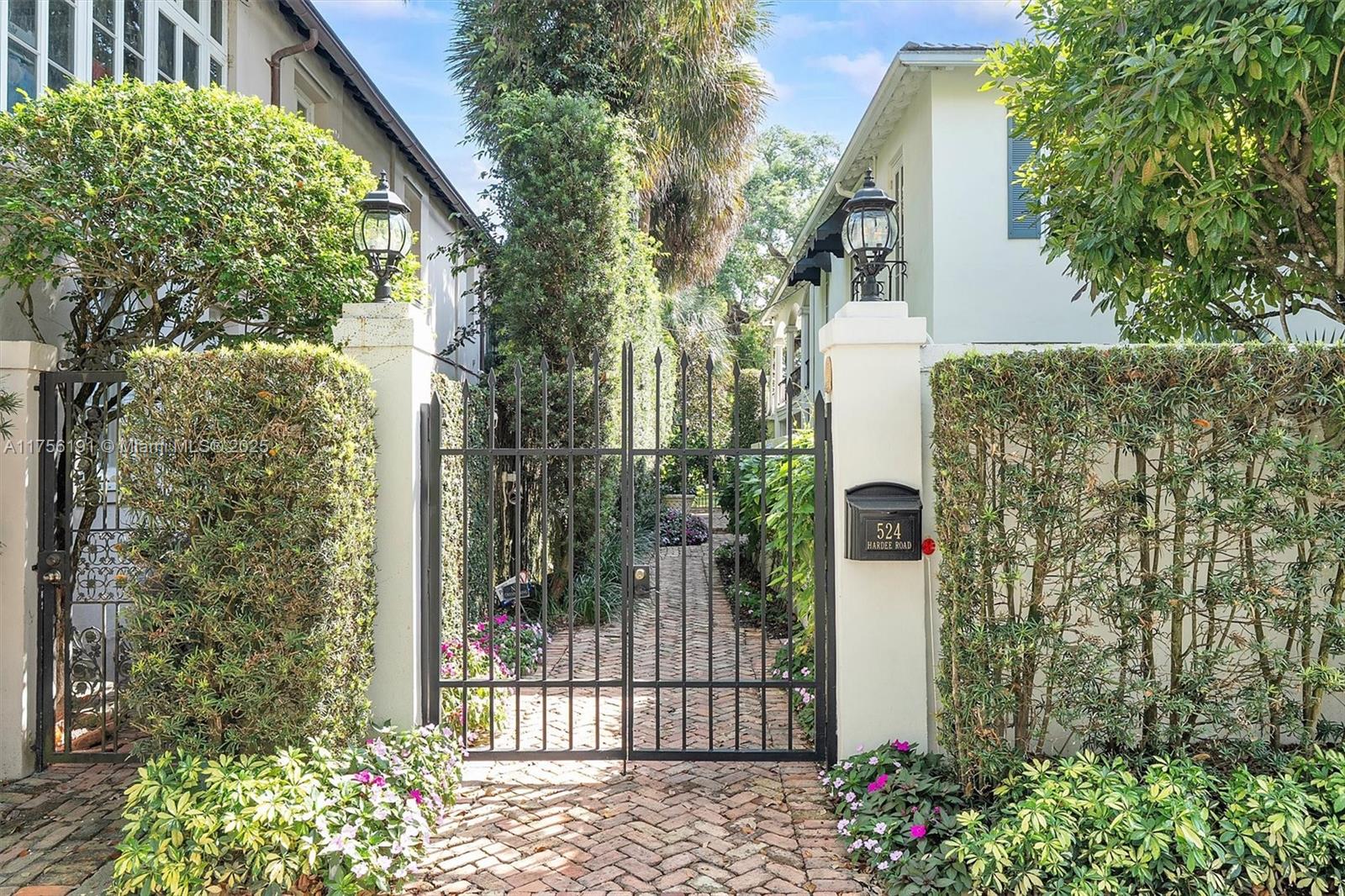 CORAL GABLES RIVIERA SEC - Residential