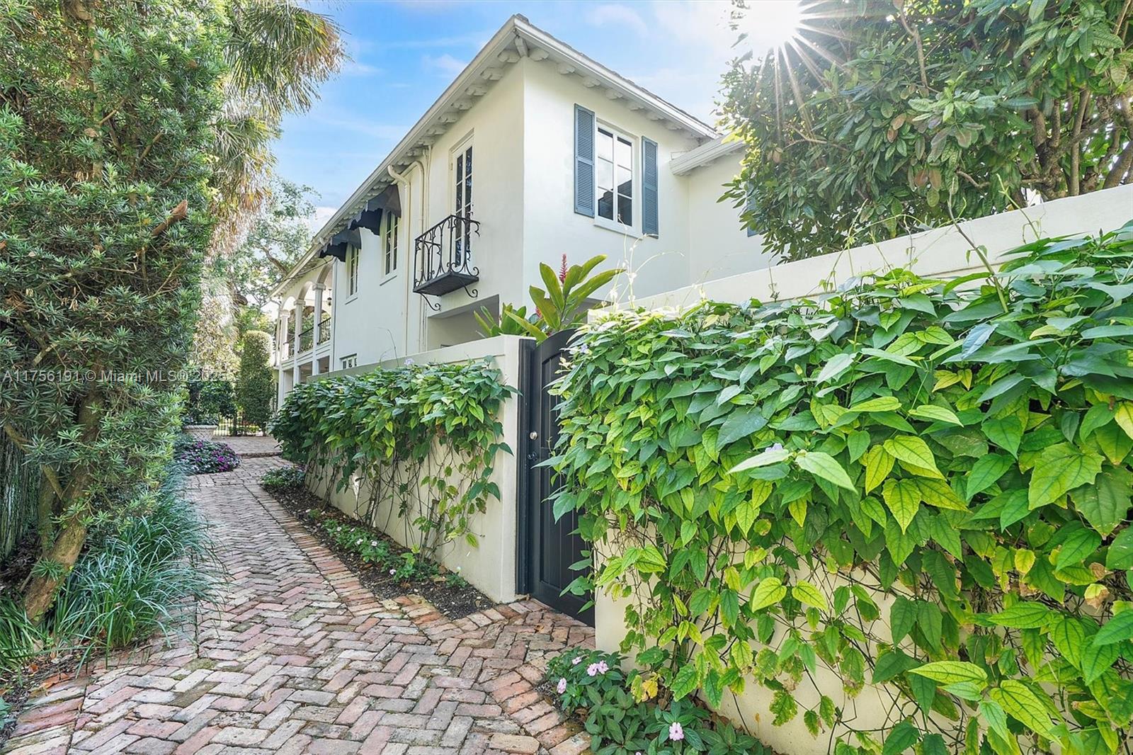 CORAL GABLES RIVIERA SEC - Residential