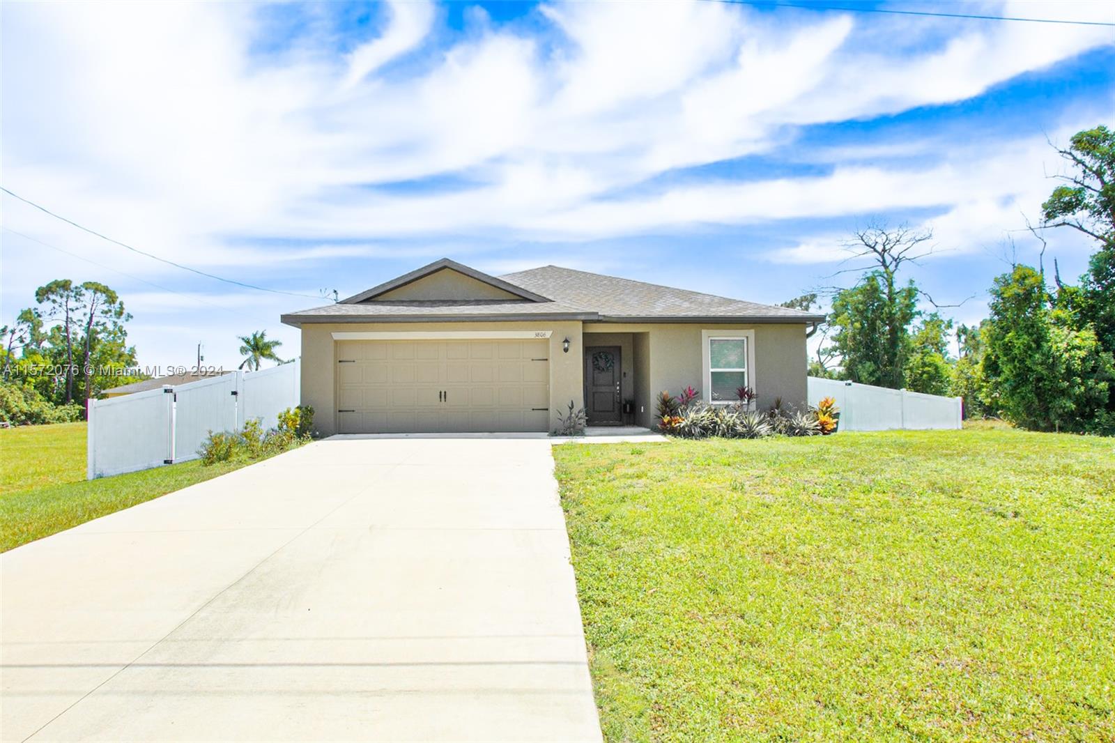 3806 Nw 43rd St St, Cape Coral, Lee County, Florida - 3 Bedrooms  
2 Bathrooms - 