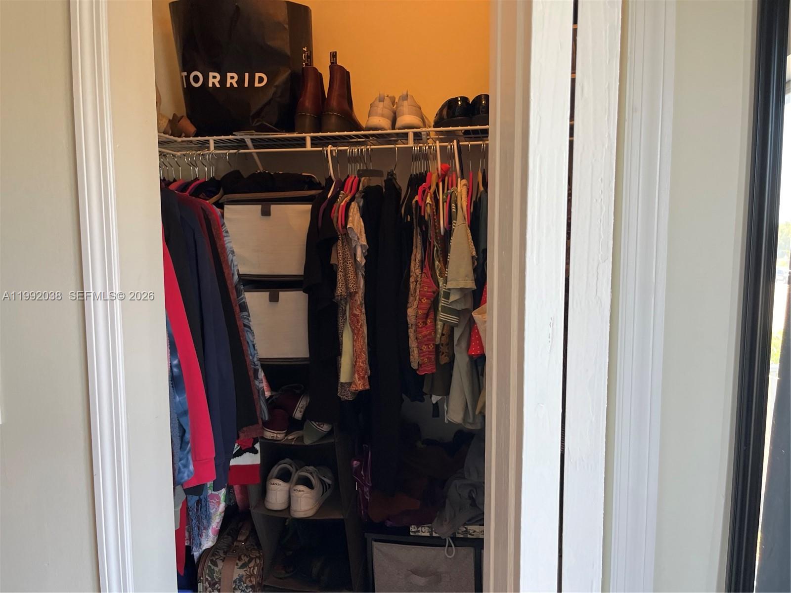 MELROSE POINT CONDO - Residential Lease