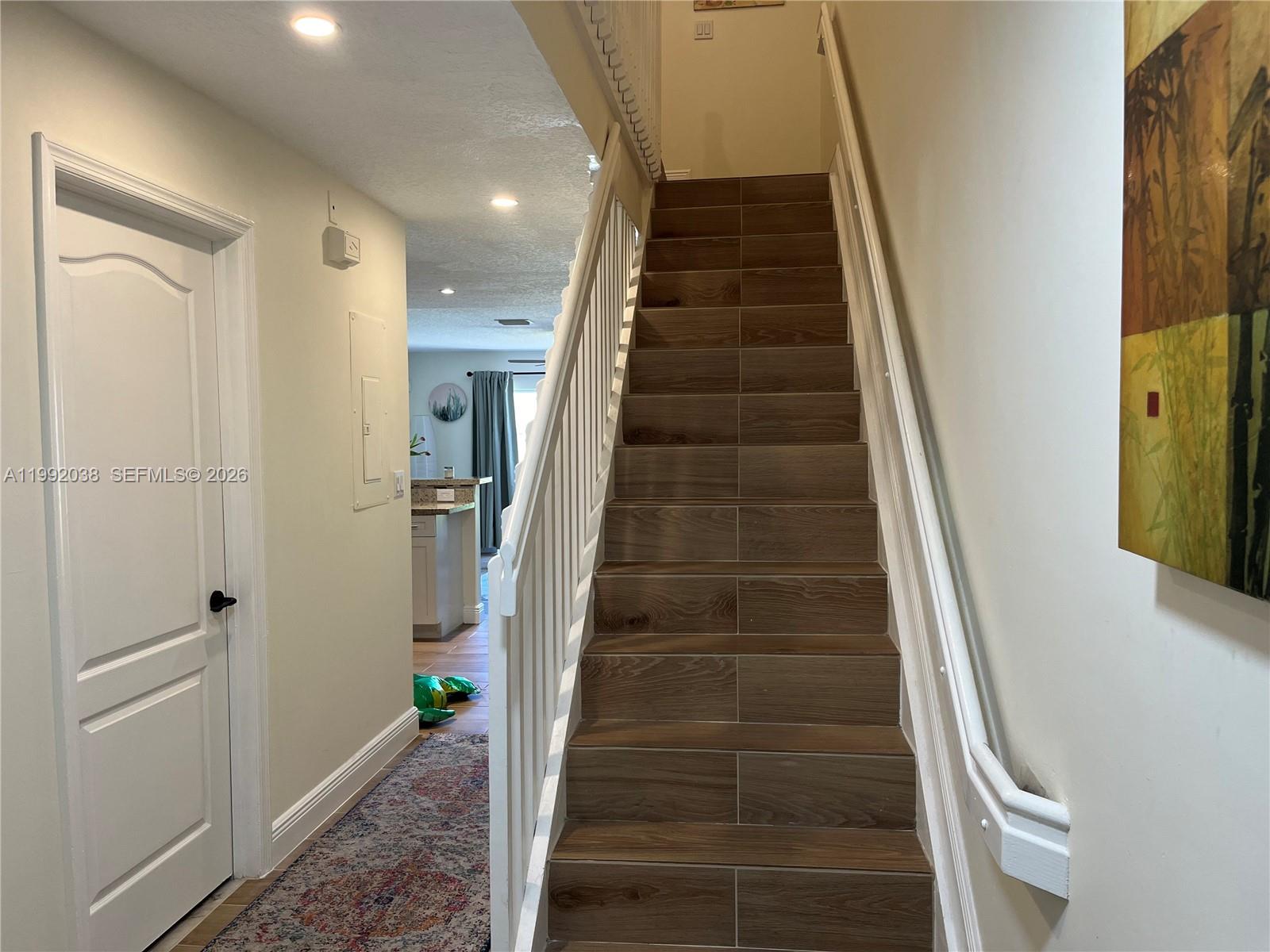 MELROSE POINT CONDO - Residential Lease