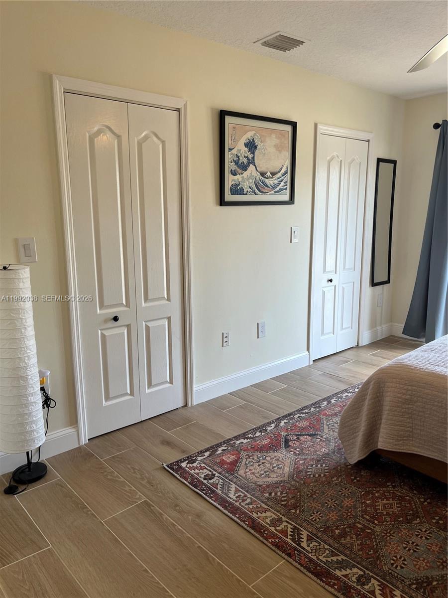 MELROSE POINT CONDO - Residential Lease