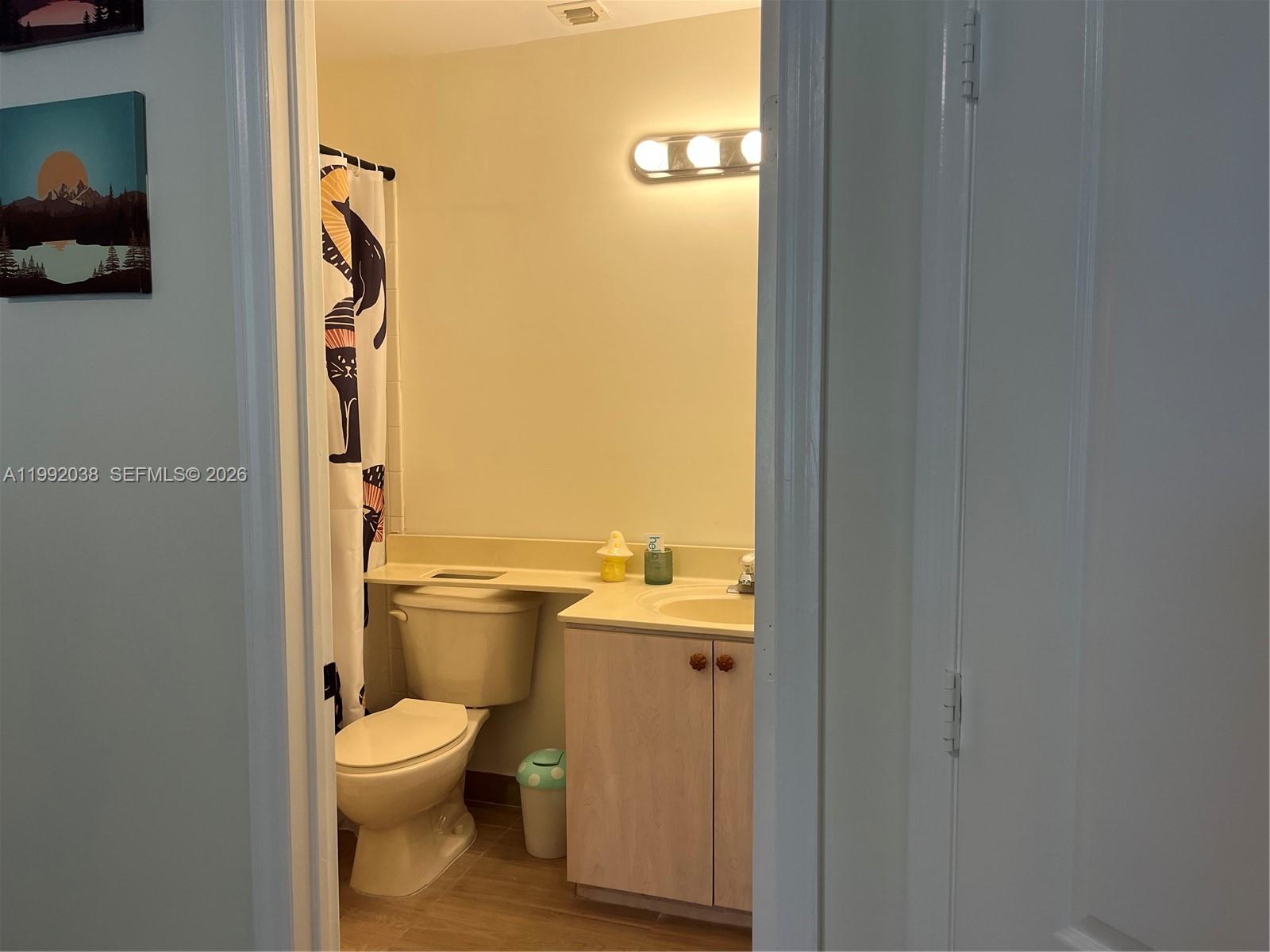 MELROSE POINT CONDO - Residential Lease