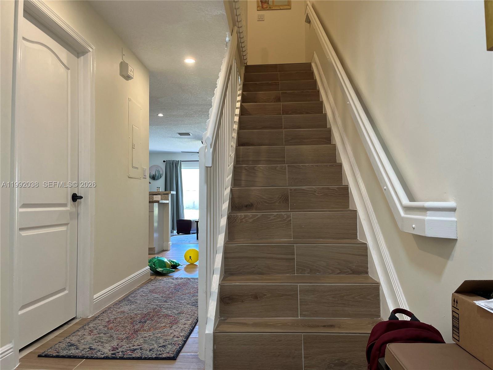 MELROSE POINT CONDO - Residential Lease