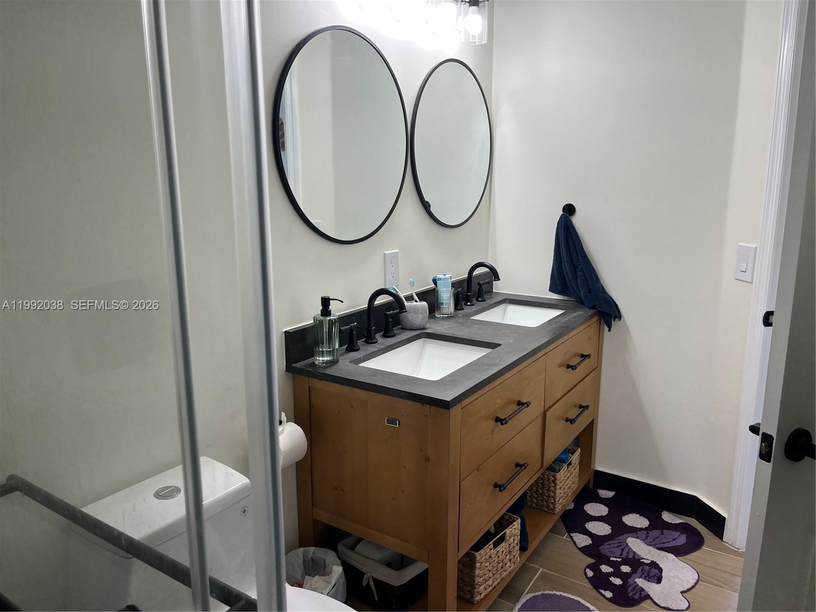 MELROSE POINT CONDO - Residential Lease