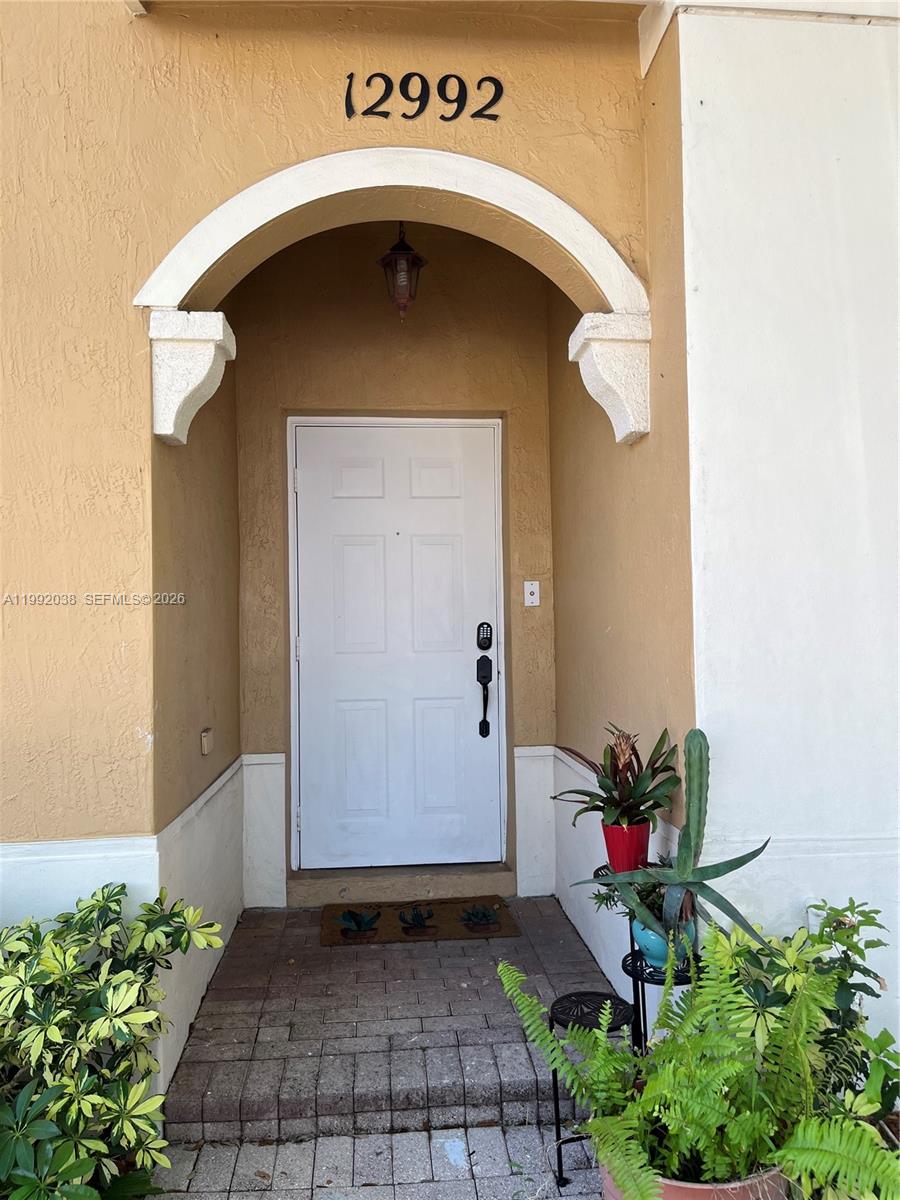 MELROSE POINT CONDO - Residential Lease