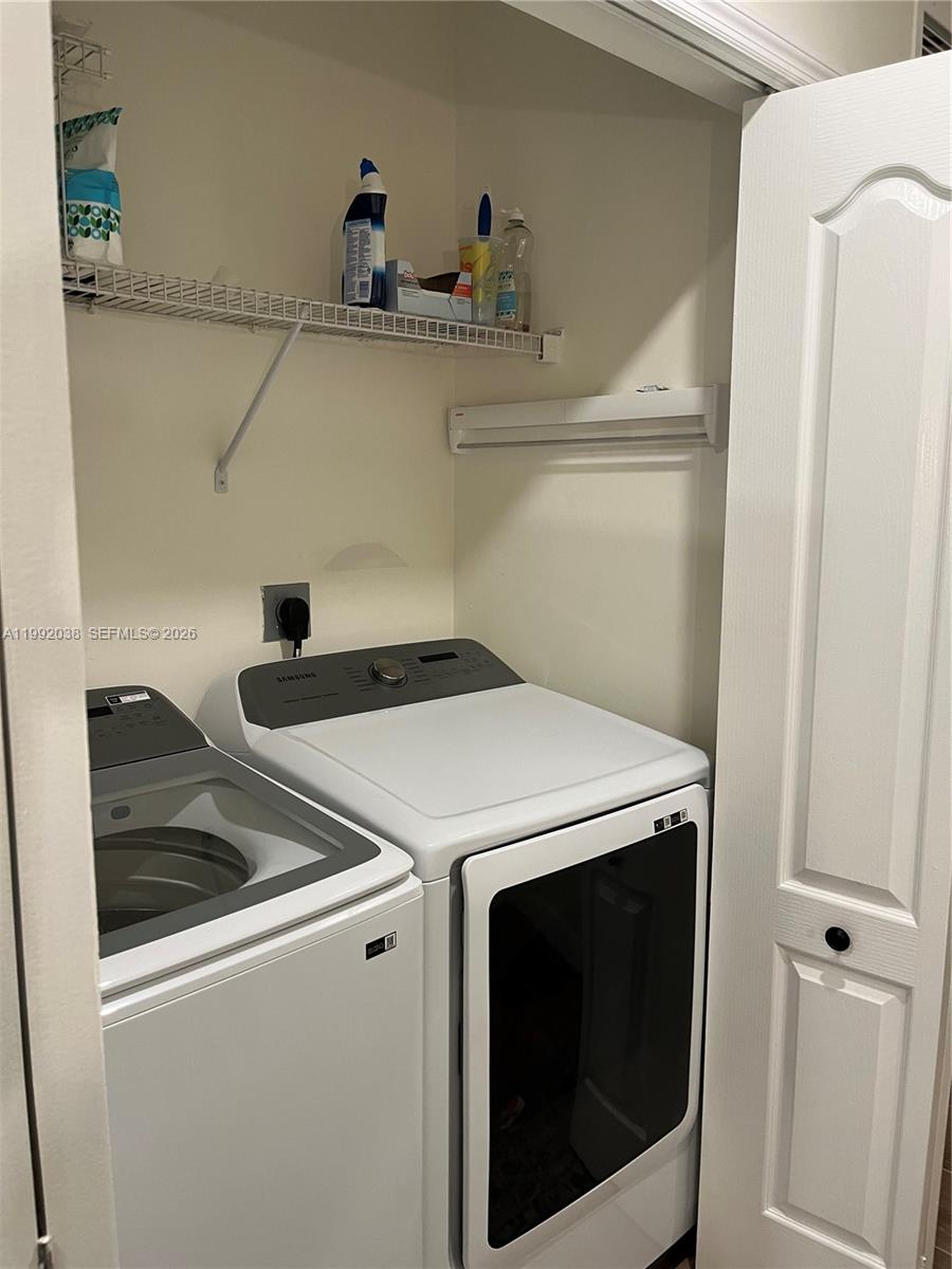 MELROSE POINT CONDO - Residential Lease