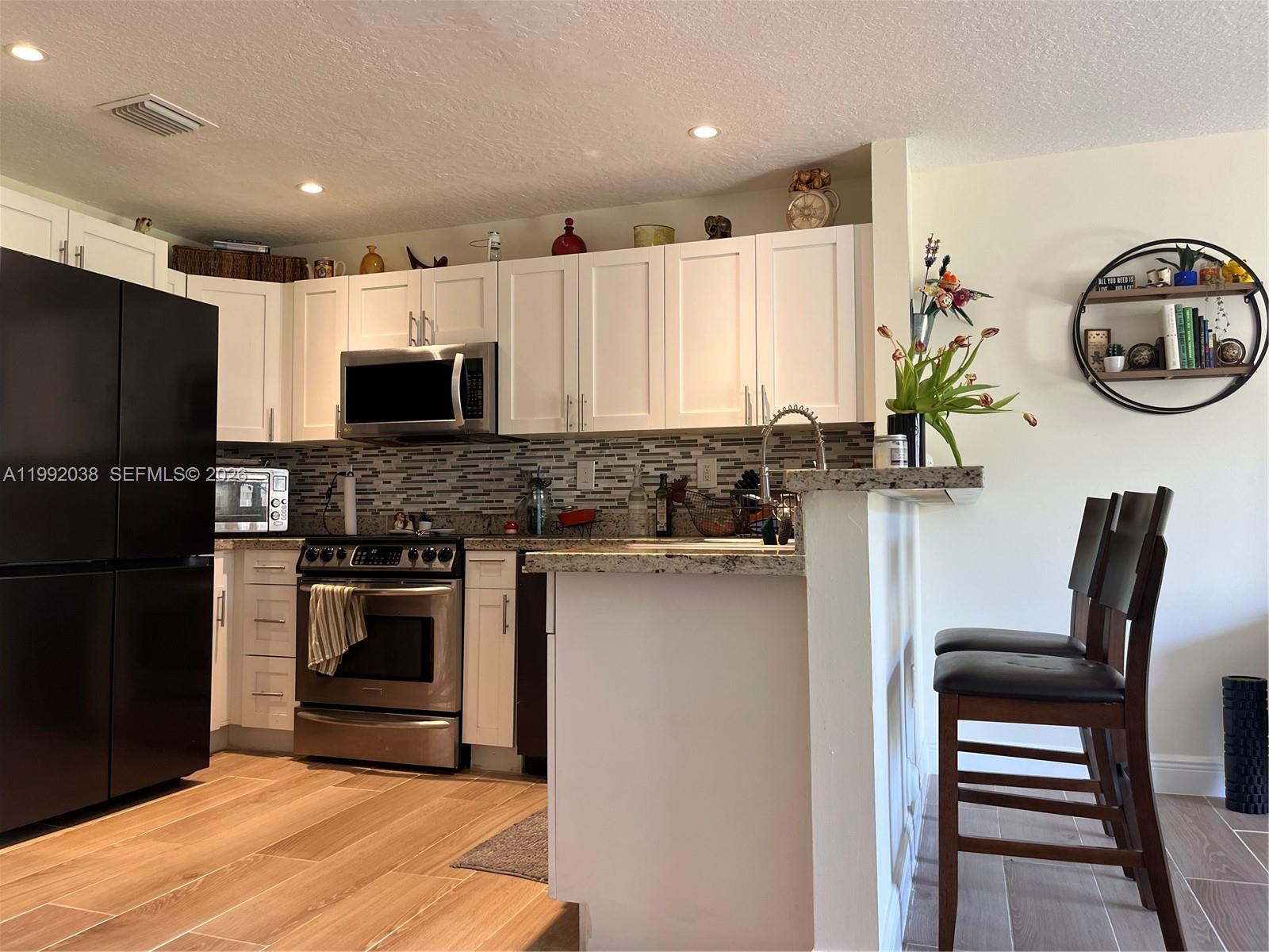 MELROSE POINT CONDO - Residential Lease