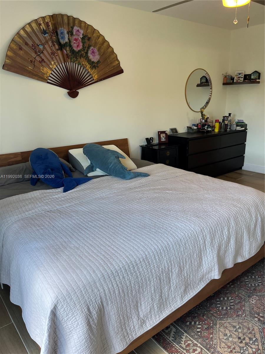 MELROSE POINT CONDO - Residential Lease