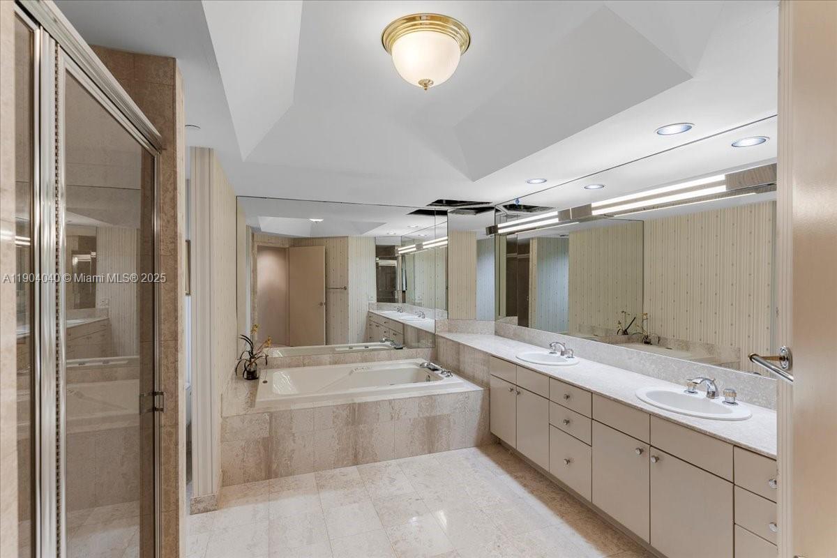 2000 ISL BLVD WILLIAMS IS - Residential Lease